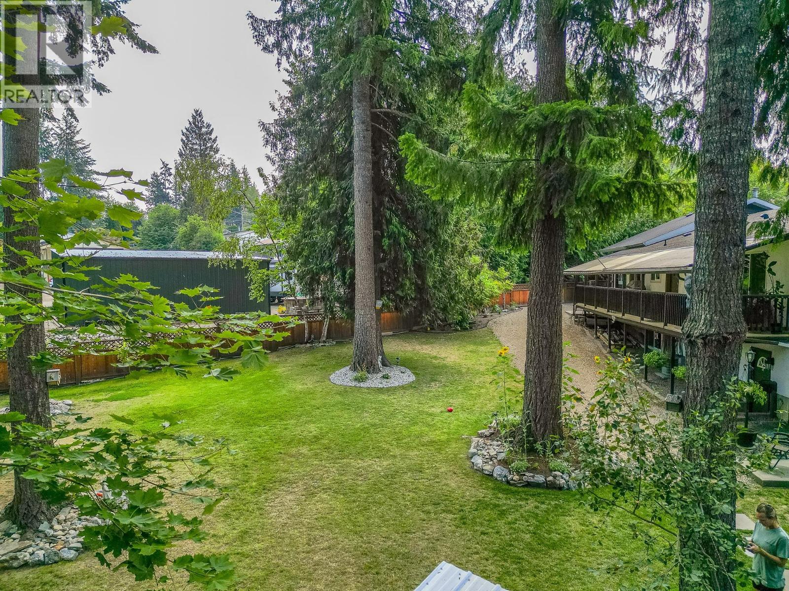 2651 Okanagan Avenue Ne, Salmon Arm, British Columbia  V1E 2T2 - Photo 9 - 10396806