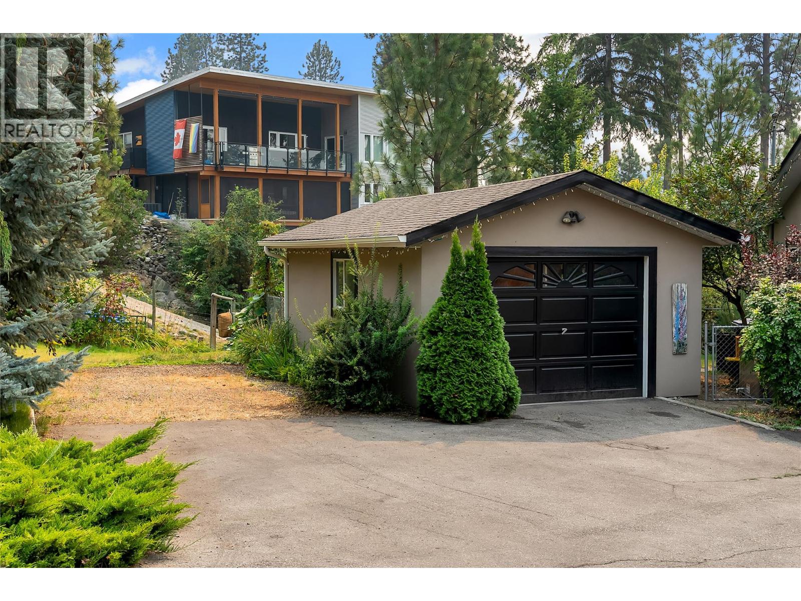 3272 Juniper Drive, Naramata, British Columbia  V0H 1N1 - Photo 2 - 10397598