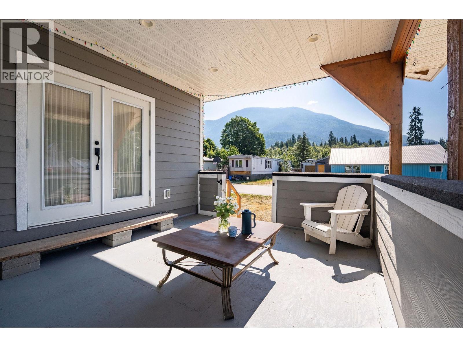 1204 Maplewood Street Unit# 2, Revelstoke, British Columbia  V0E 2S0 - Photo 6 - 10396935