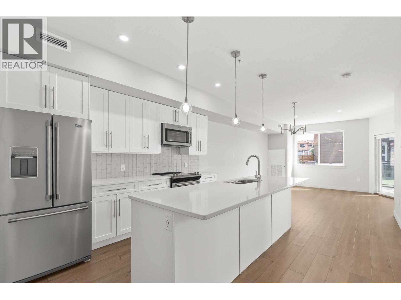 3630 Mission Springs Drive Unit# 201, Kelowna, British Columbia  V1S 0B2 - Photo 3 - 10397972
