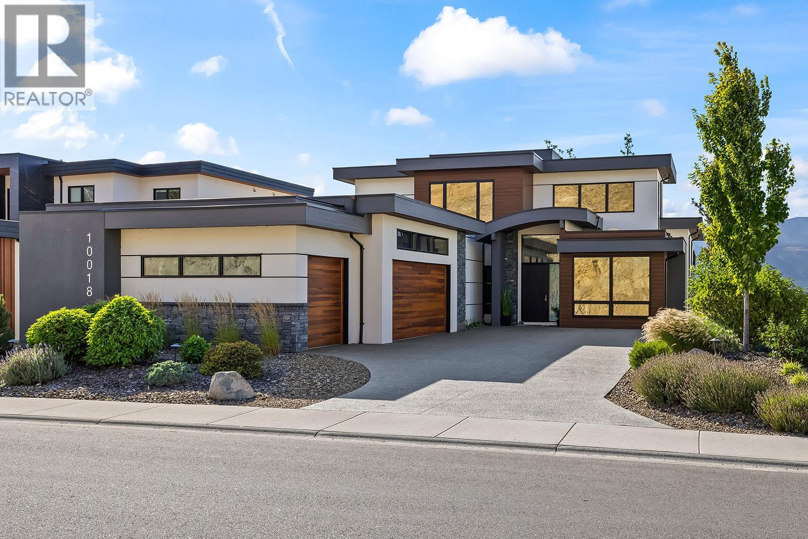 10018 Beacon Hill Drive, Lake Country, British Columbia  V4V 0A9 - Photo 1 - 10397930