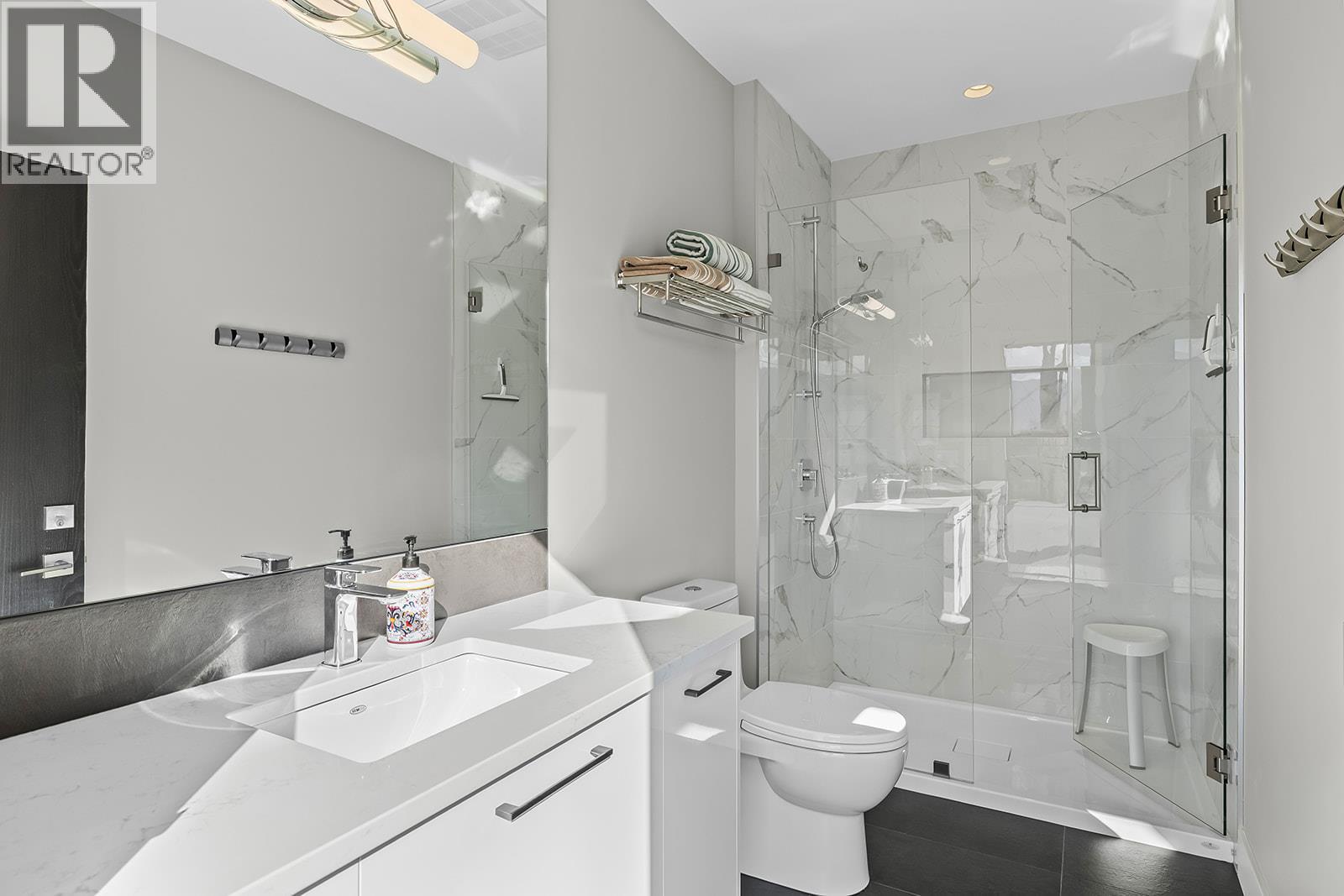 10018 Beacon Hill Drive, Lake Country, British Columbia  V4V 0A9 - Photo 28 - 10397930