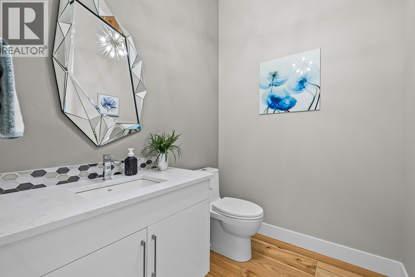 10018 Beacon Hill Drive, Lake Country, British Columbia  V4V 0A9 - Photo 46 - 10397930