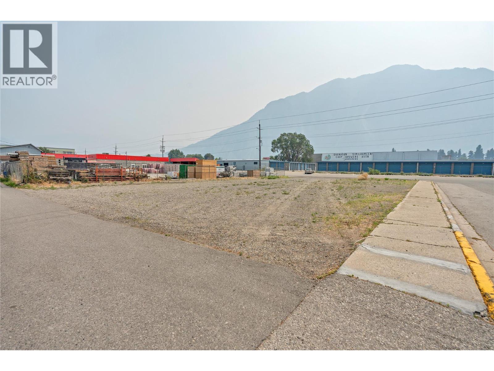604 Veterans Avenue, Keremeos, British Columbia  V0X 1N0 - Photo 2 - 10397674