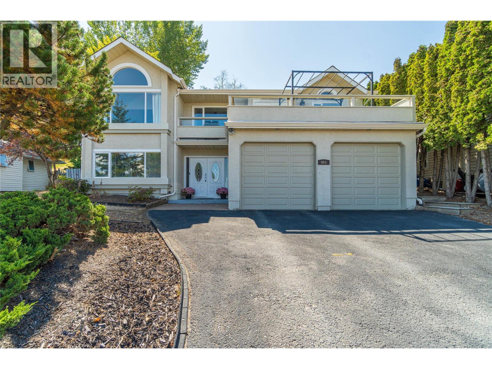 961 Greystone Crescent, Kamloops, British Columbia  V1S 1K7 - Photo 1 - 10397651