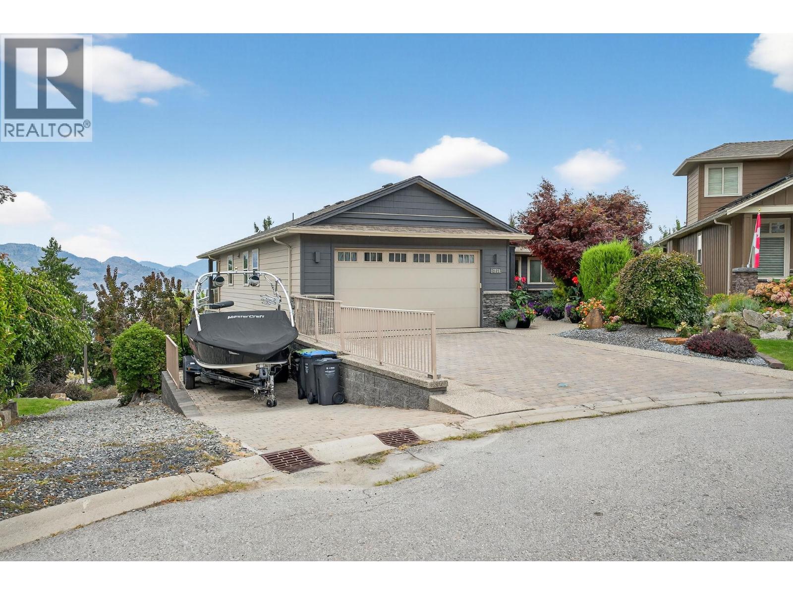 3751 Lornell Court, Peachland, British Columbia  V0H 1X2 - Photo 3 - 10397963