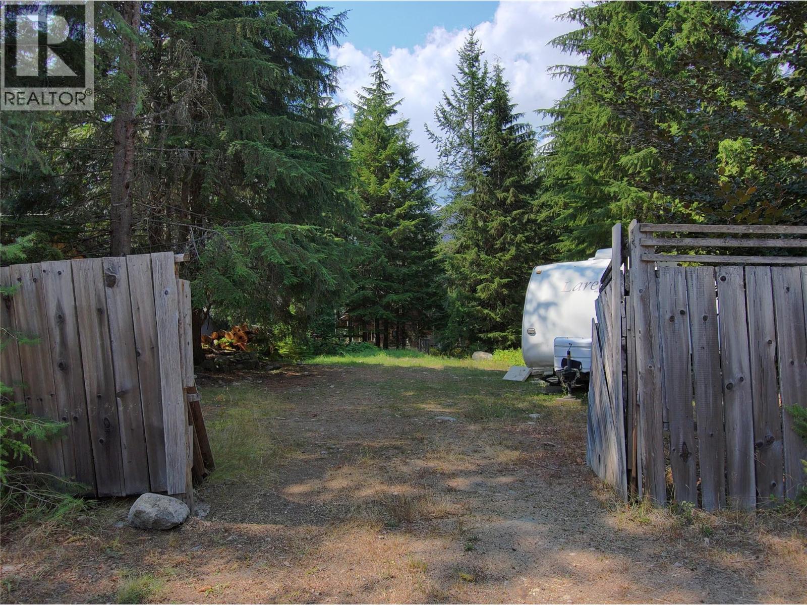 1111 Harold Street, Slocan, British Columbia  V0G 2C0 - Photo 1 - 10397909