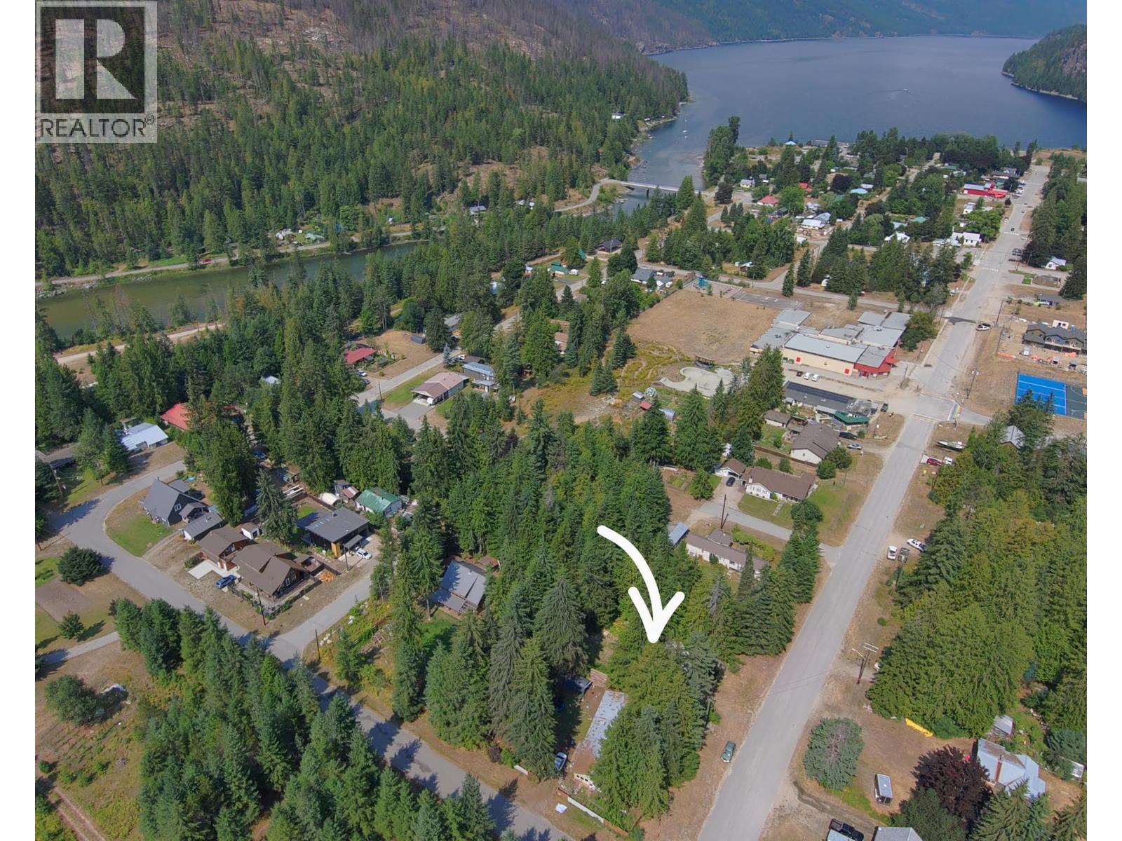 1111 Harold Street, Slocan, British Columbia  V0G 2C0 - Photo 6 - 10397909