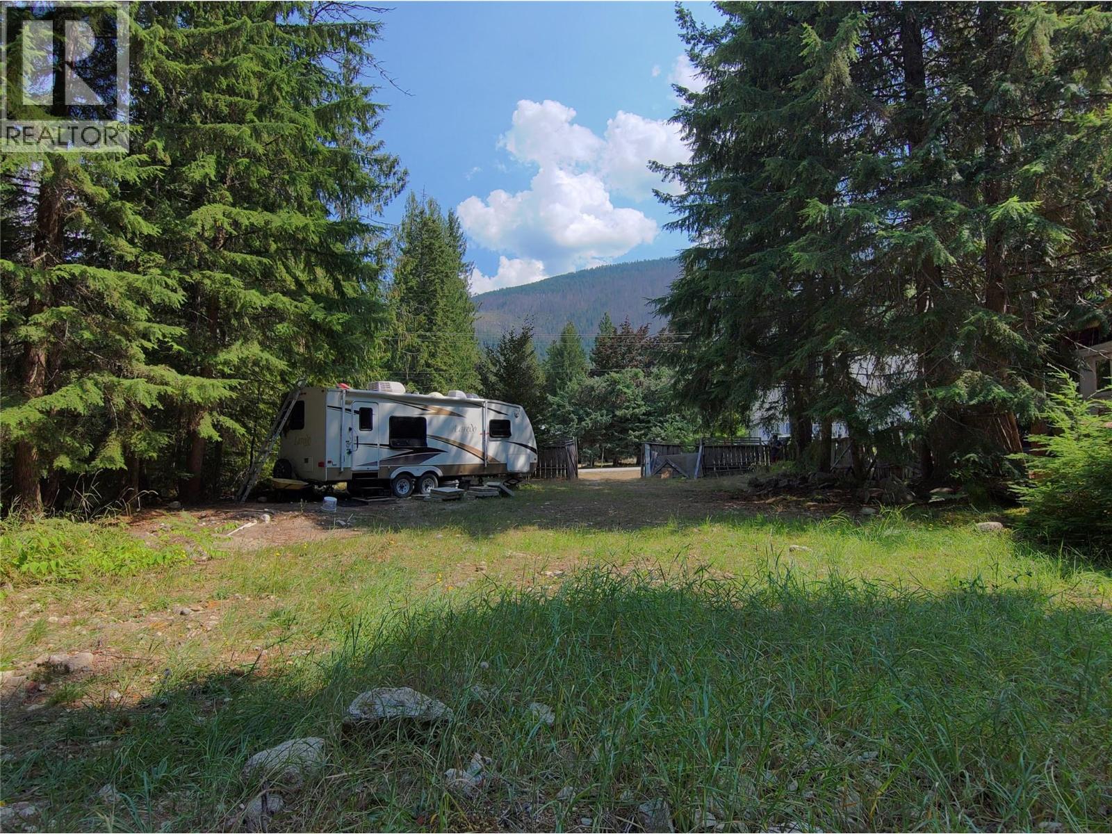 1111 Harold Street, Slocan, British Columbia  V0G 2C0 - Photo 7 - 10397909