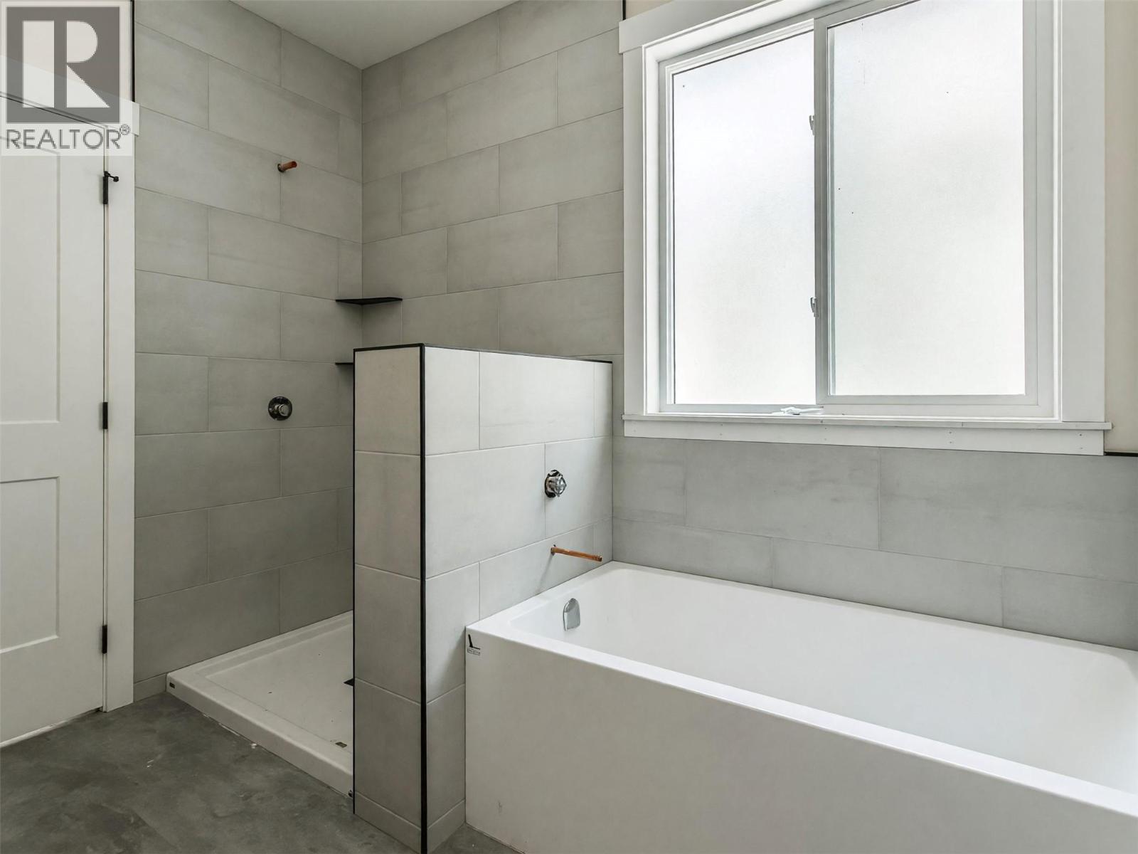 1450 21 Street Ne, Salmon Arm, British Columbia  V1E 0G8 - Photo 13 - 10397862