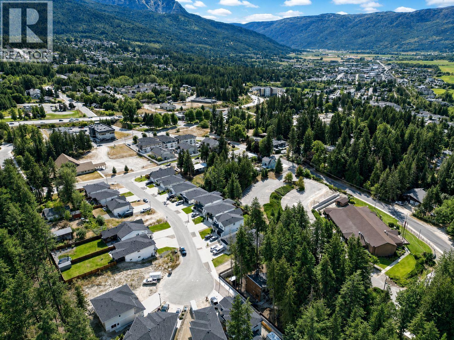 1450 21 Street Ne, Salmon Arm, British Columbia  V1E 0G8 - Photo 2 - 10397862