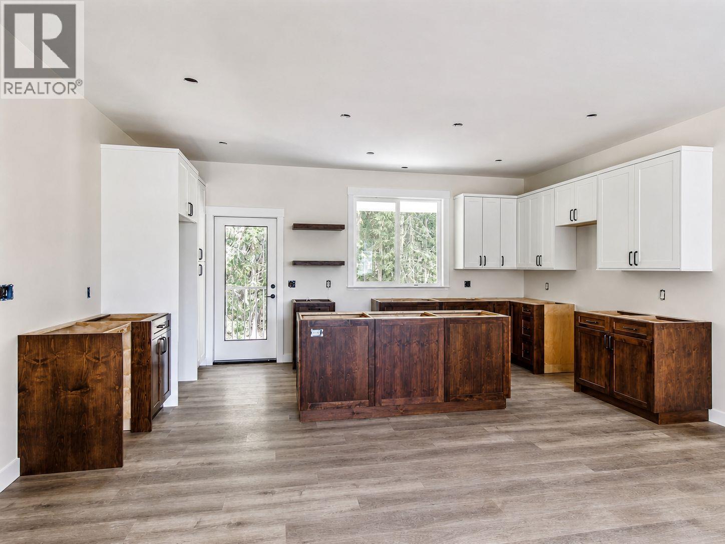 1450 21 Street Ne, Salmon Arm, British Columbia  V1E 0G8 - Photo 6 - 10397862