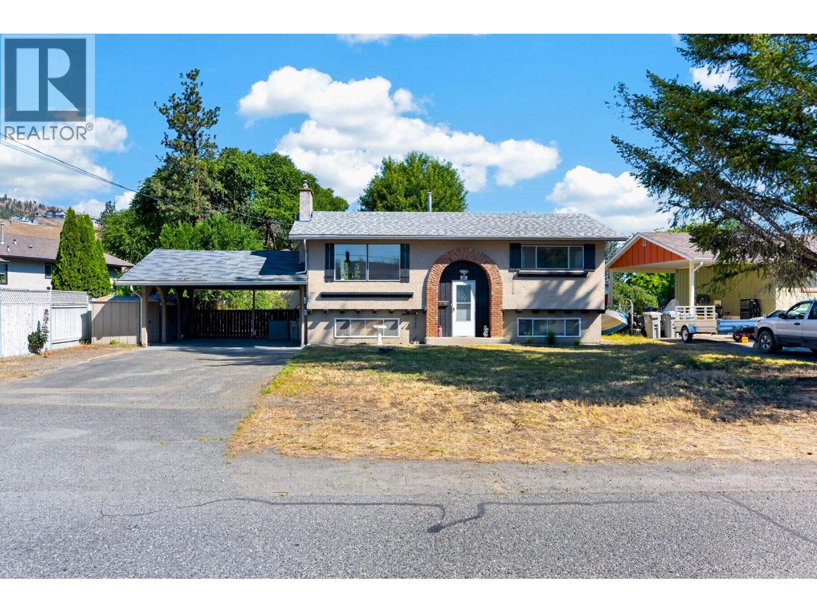 686 Sicamore Drive, Kamloops, British Columbia  V2B 6R5 - Photo 1 - 10398002
