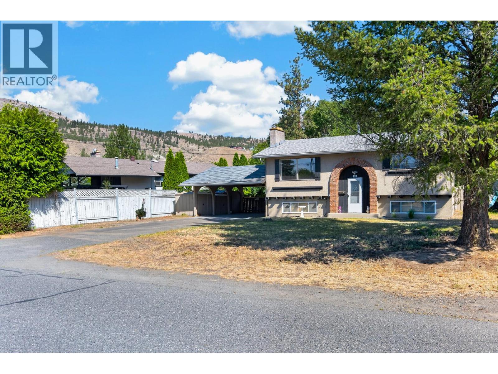 686 Sicamore Drive, Kamloops, British Columbia  V2B 6R5 - Photo 29 - 10398002