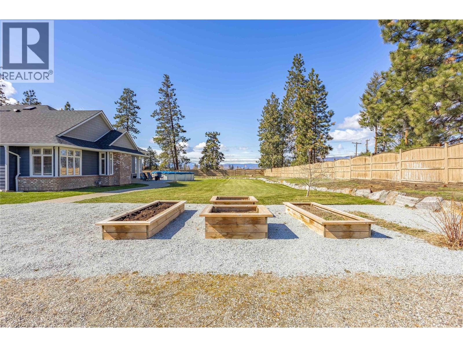 3350 Larkspur Court, Kelowna, British Columbia  V1W 4E4 - Photo 10 - 10397868
