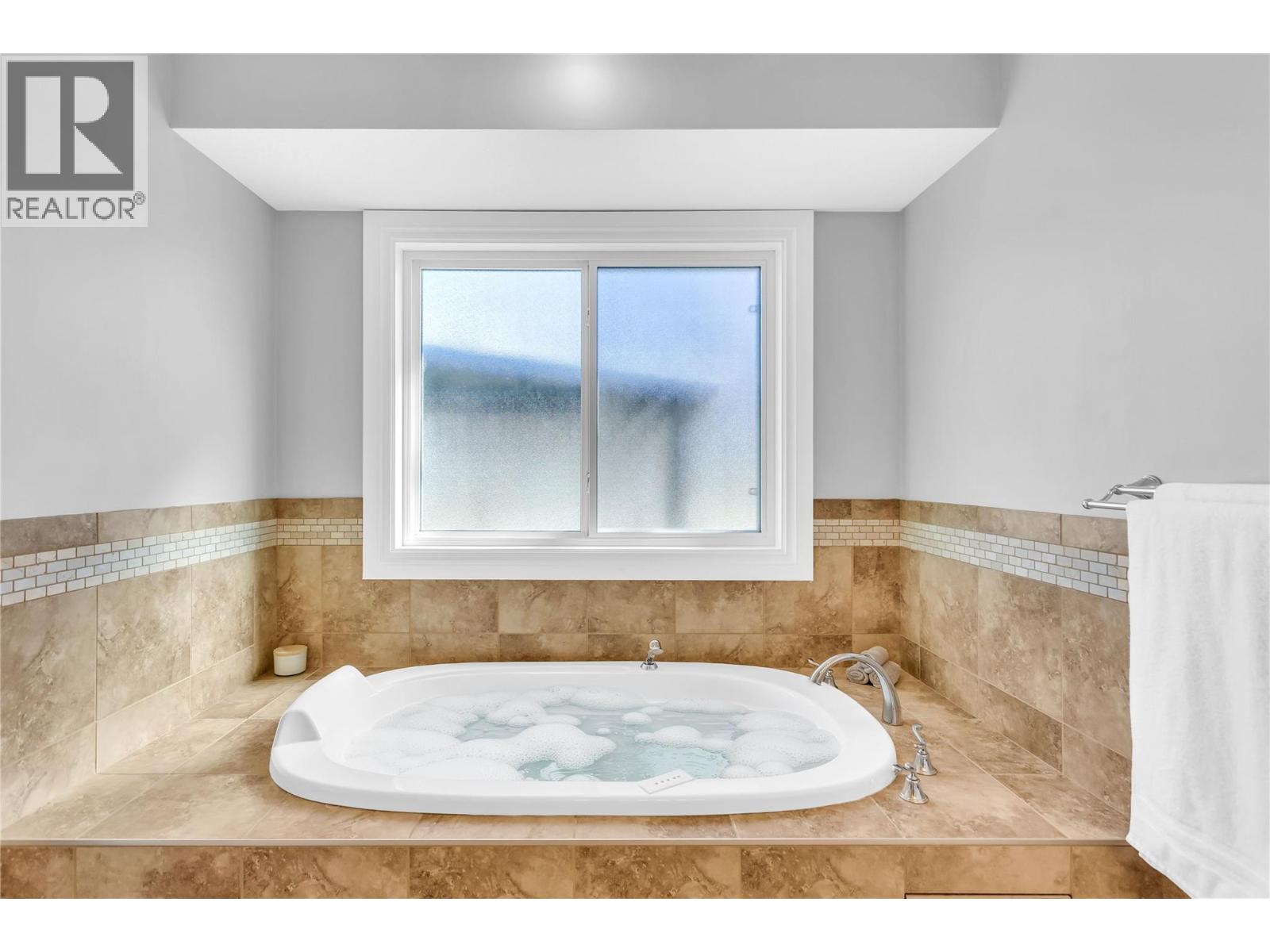 3350 Larkspur Court, Kelowna, British Columbia  V1W 4E4 - Photo 32 - 10397868