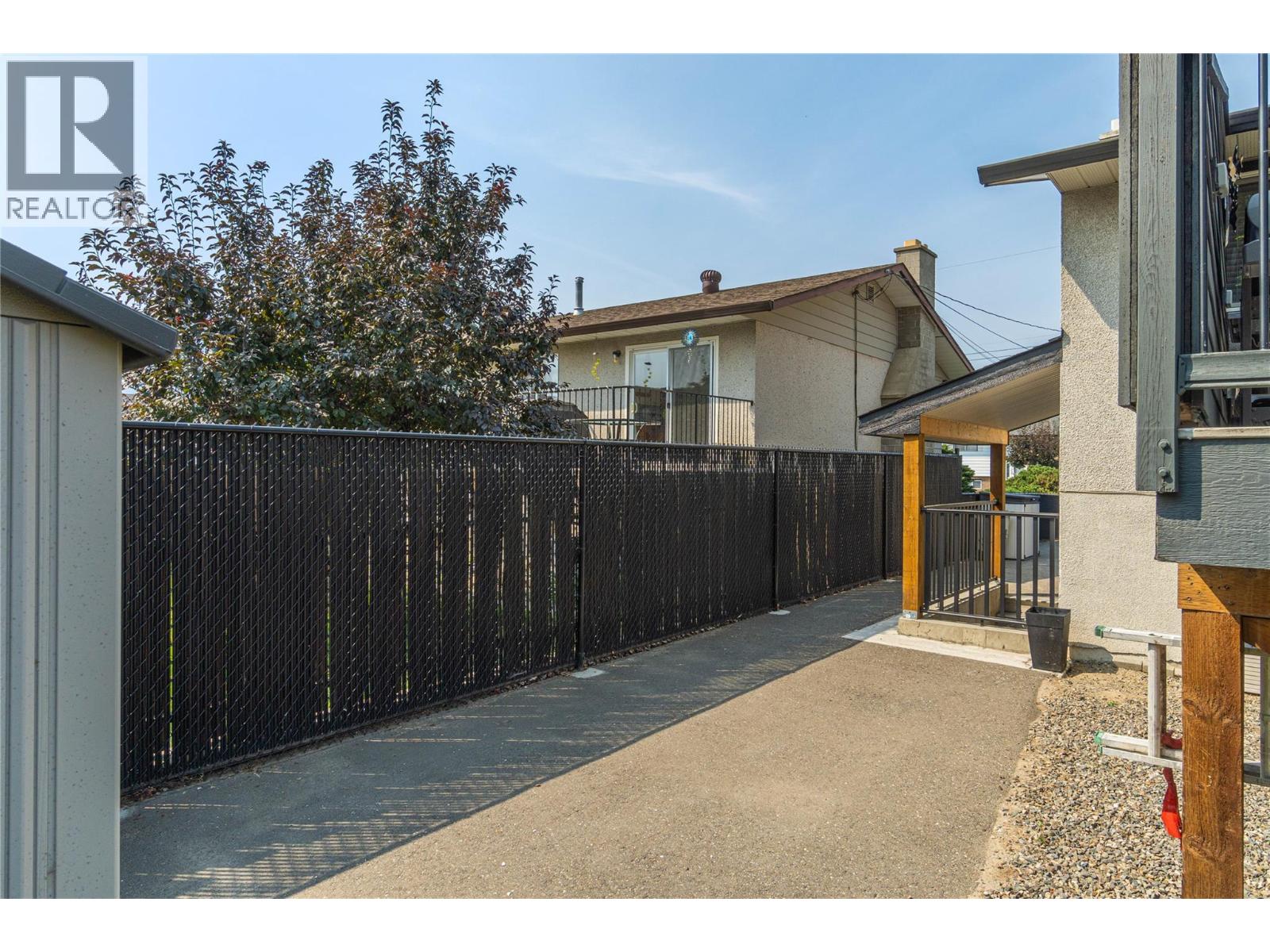667 Cambridge Crescent, Kamloops, British Columbia  V2B 5B7 - Photo 30 - 10398022