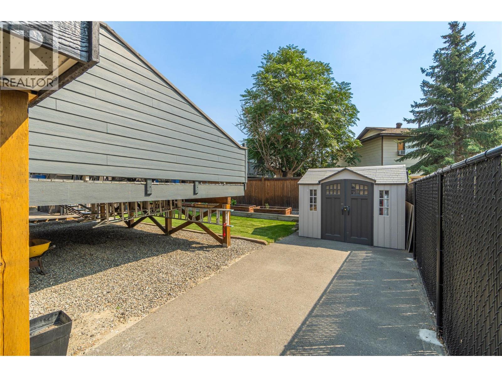 667 Cambridge Crescent, Kamloops, British Columbia  V2B 5B7 - Photo 32 - 10398022