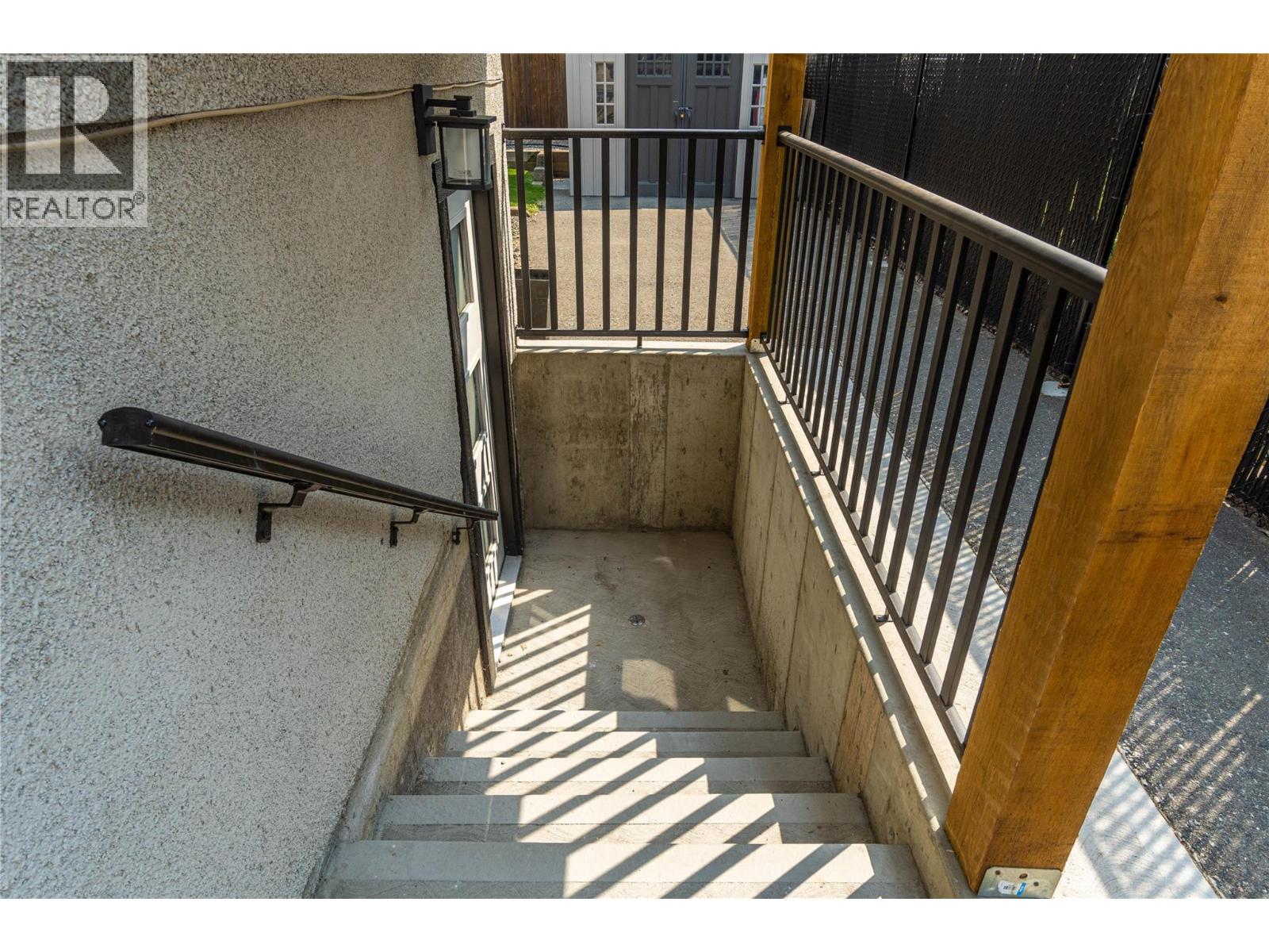667 Cambridge Crescent, Kamloops, British Columbia  V2B 5B7 - Photo 37 - 10398022