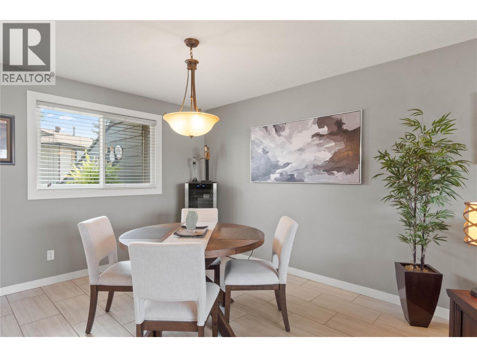 667 Cambridge Crescent, Kamloops, British Columbia  V2B 5B7 - Photo 7 - 10398022