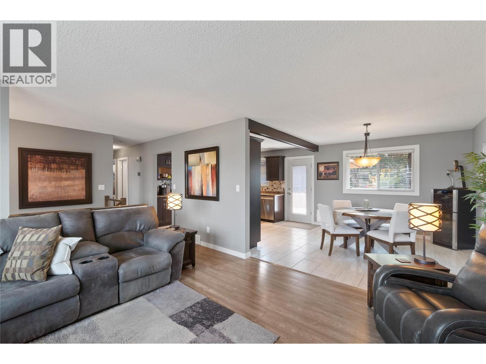 667 Cambridge Crescent, Kamloops, British Columbia  V2B 5B7 - Photo 8 - 10398022