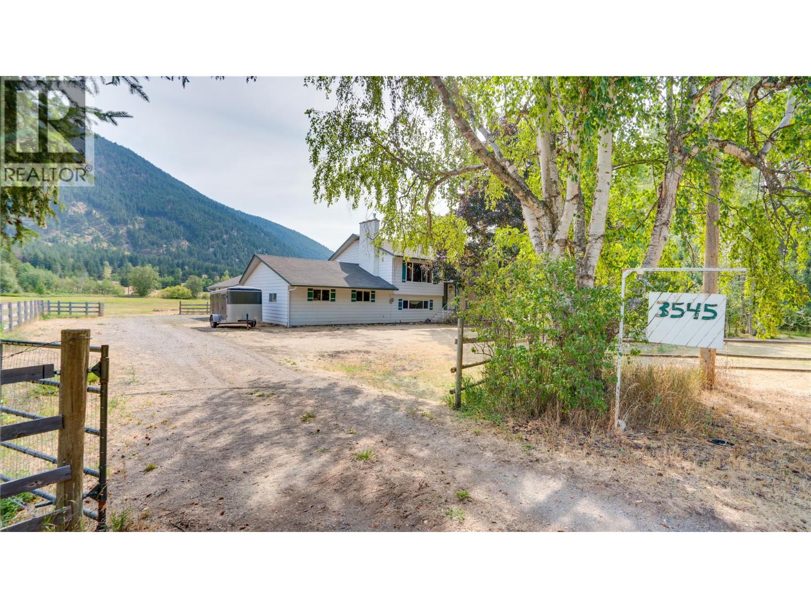 3545 Shaw Road, Falkland, British Columbia  V0E 1W1 - Photo 3 - 10397881
