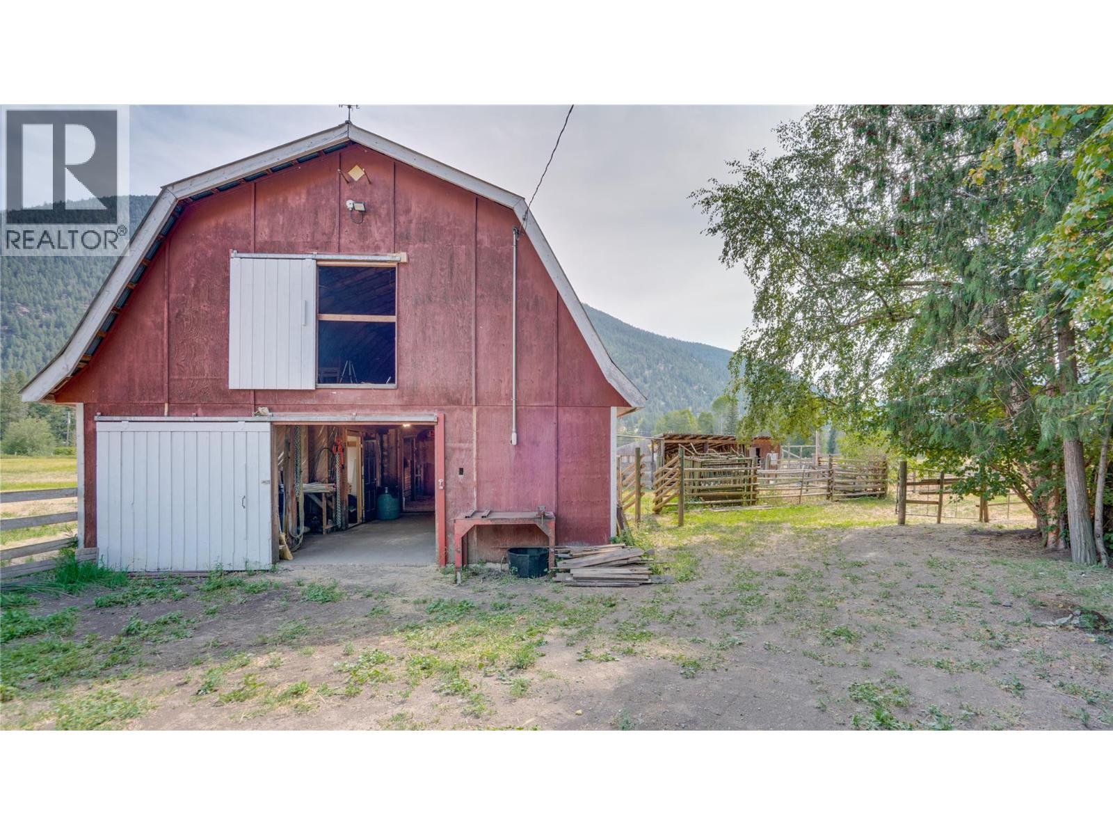 3545 Shaw Road, Falkland, British Columbia  V0E 1W1 - Photo 51 - 10397881