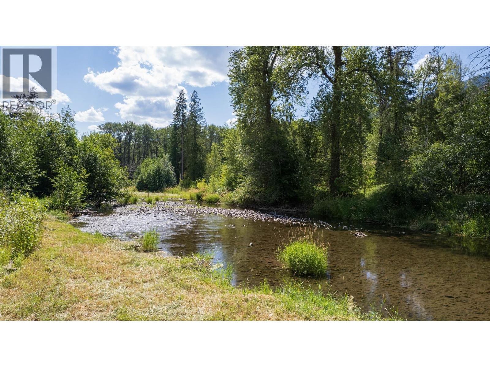 3545 Shaw Road, Falkland, British Columbia  V0E 1W1 - Photo 9 - 10397881