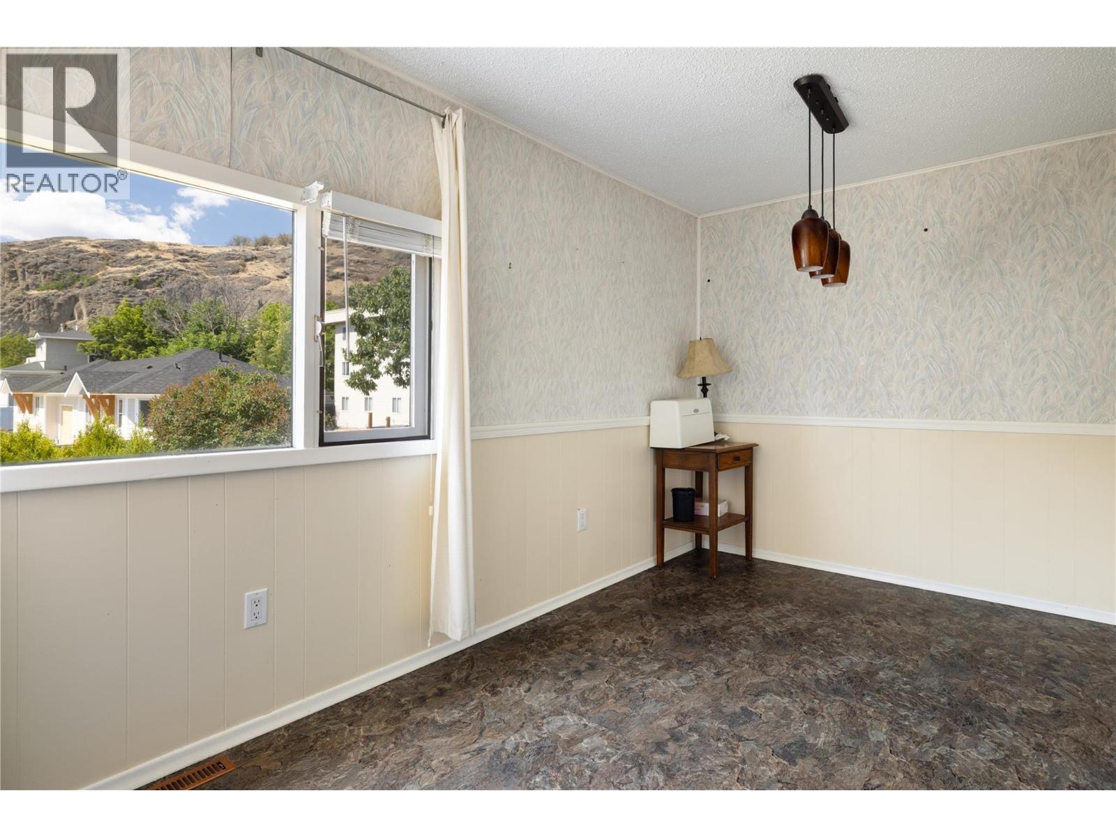 3004 38 Street, Vernon, British Columbia  V1T 6H6 - Photo 5 - 10397419