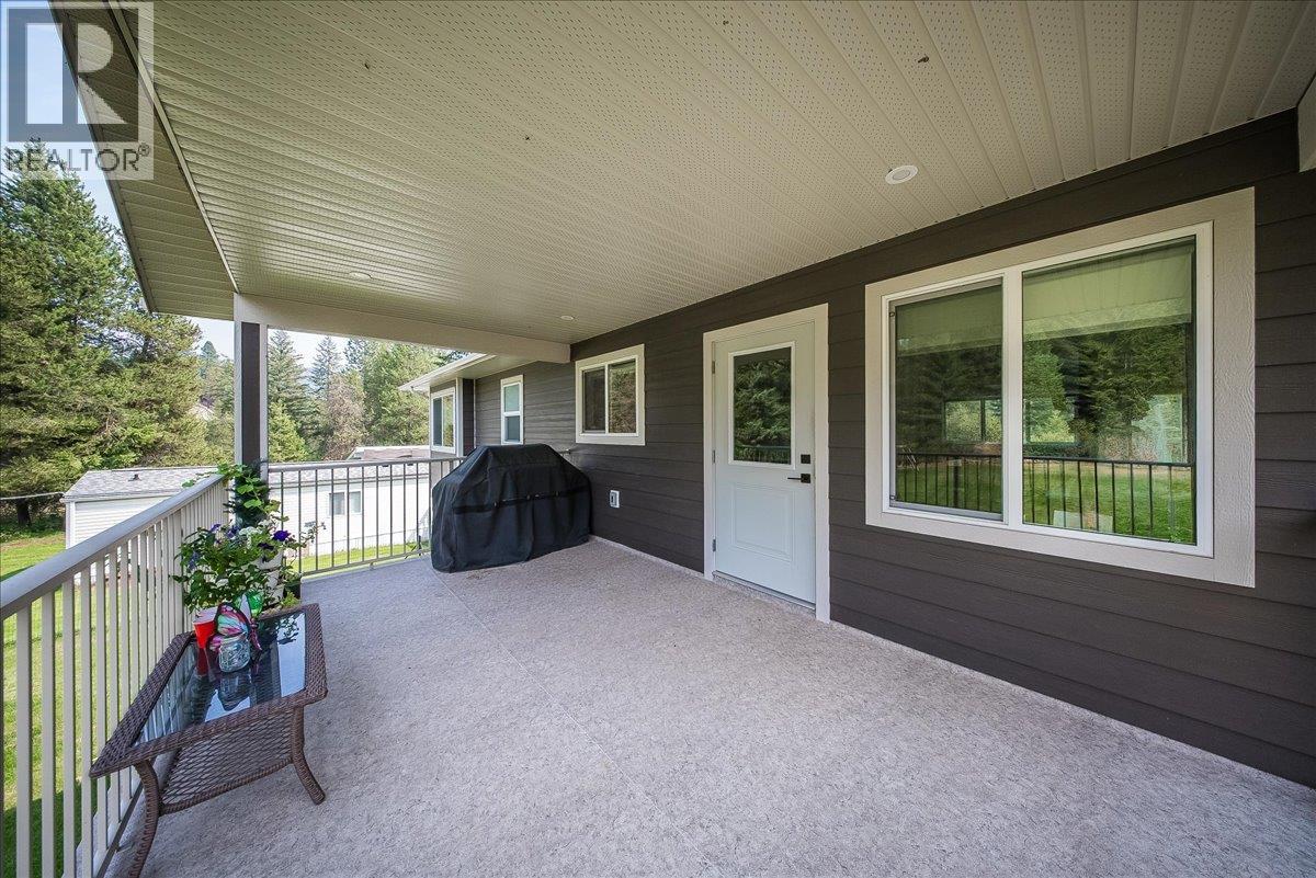 1065 Lower China Creek Road, Castlegar, British Columbia  V0G 1G0 - Photo 14 - 10397740