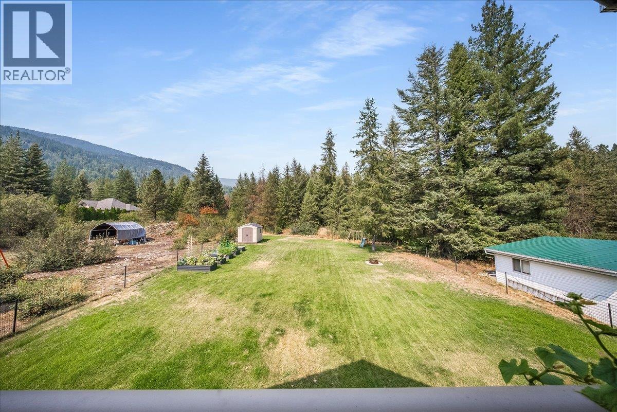 1065 Lower China Creek Road, Castlegar, British Columbia  V0G 1G0 - Photo 16 - 10397740