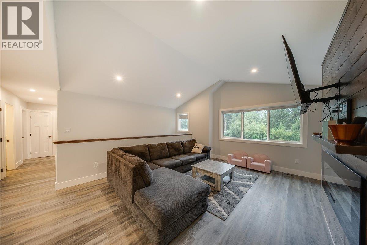 1065 Lower China Creek Road, Castlegar, British Columbia  V0G 1G0 - Photo 20 - 10397740