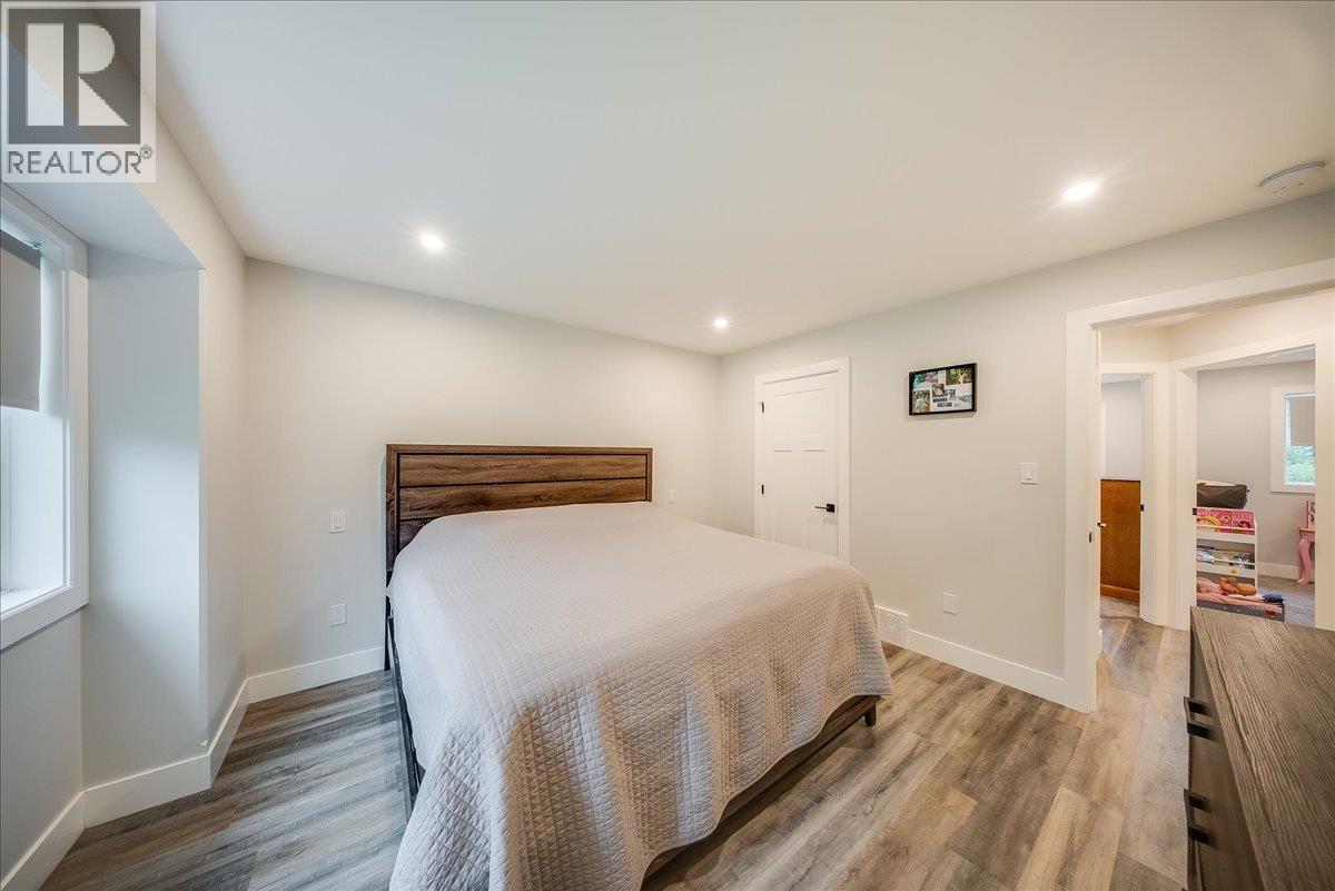 1065 Lower China Creek Road, Castlegar, British Columbia  V0G 1G0 - Photo 21 - 10397740