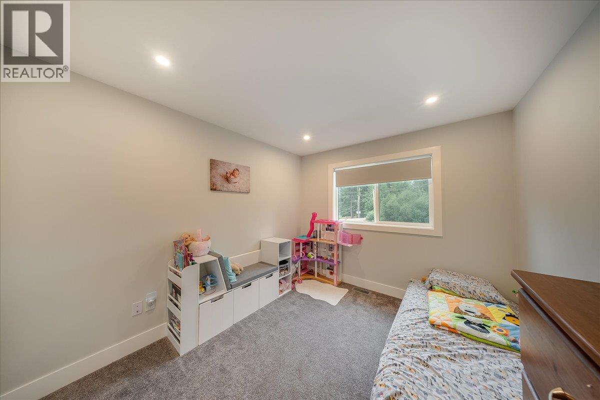 1065 Lower China Creek Road, Castlegar, British Columbia  V0G 1G0 - Photo 24 - 10397740