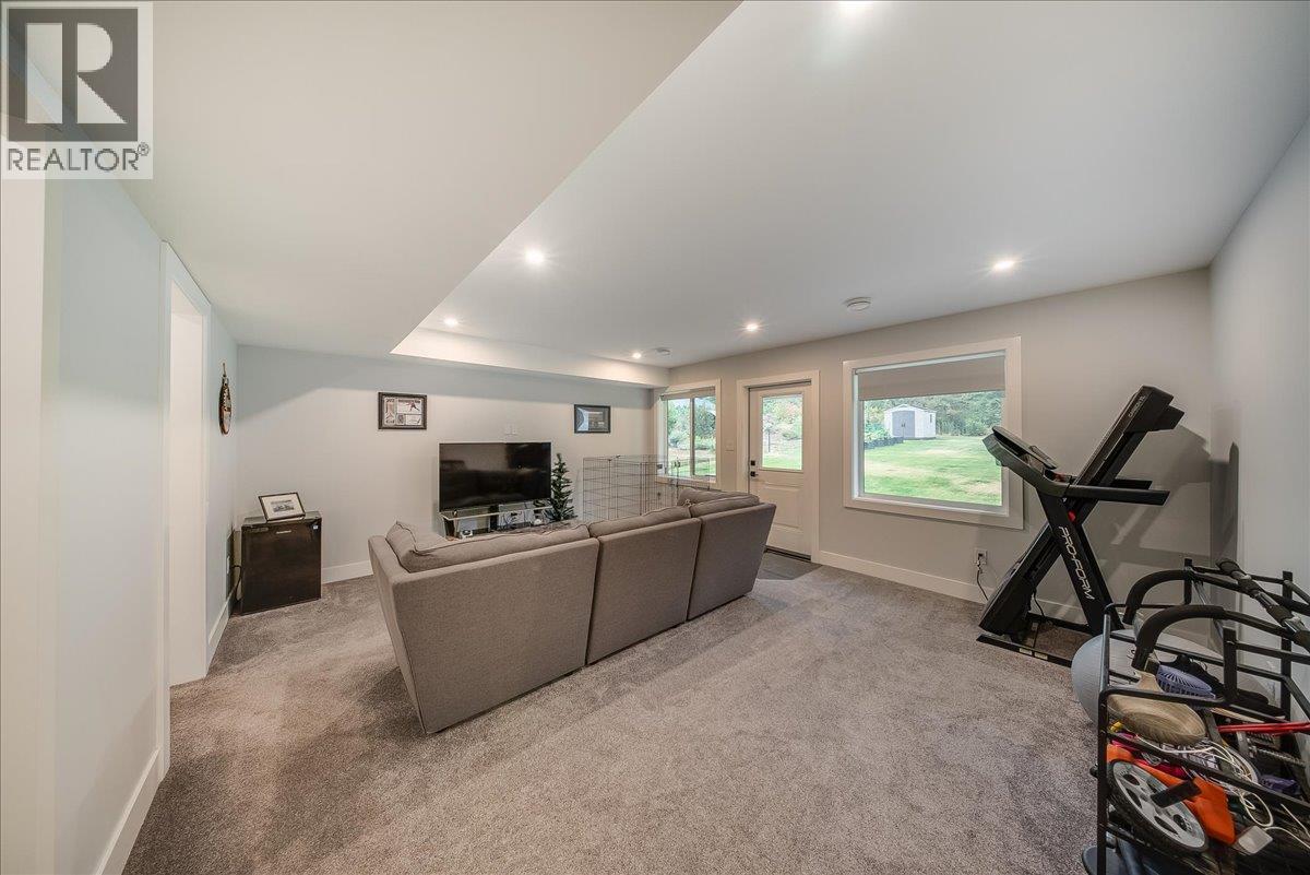 1065 Lower China Creek Road, Castlegar, British Columbia  V0G 1G0 - Photo 32 - 10397740