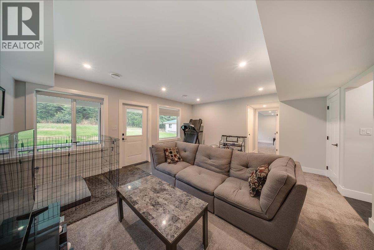 1065 Lower China Creek Road, Castlegar, British Columbia  V0G 1G0 - Photo 33 - 10397740