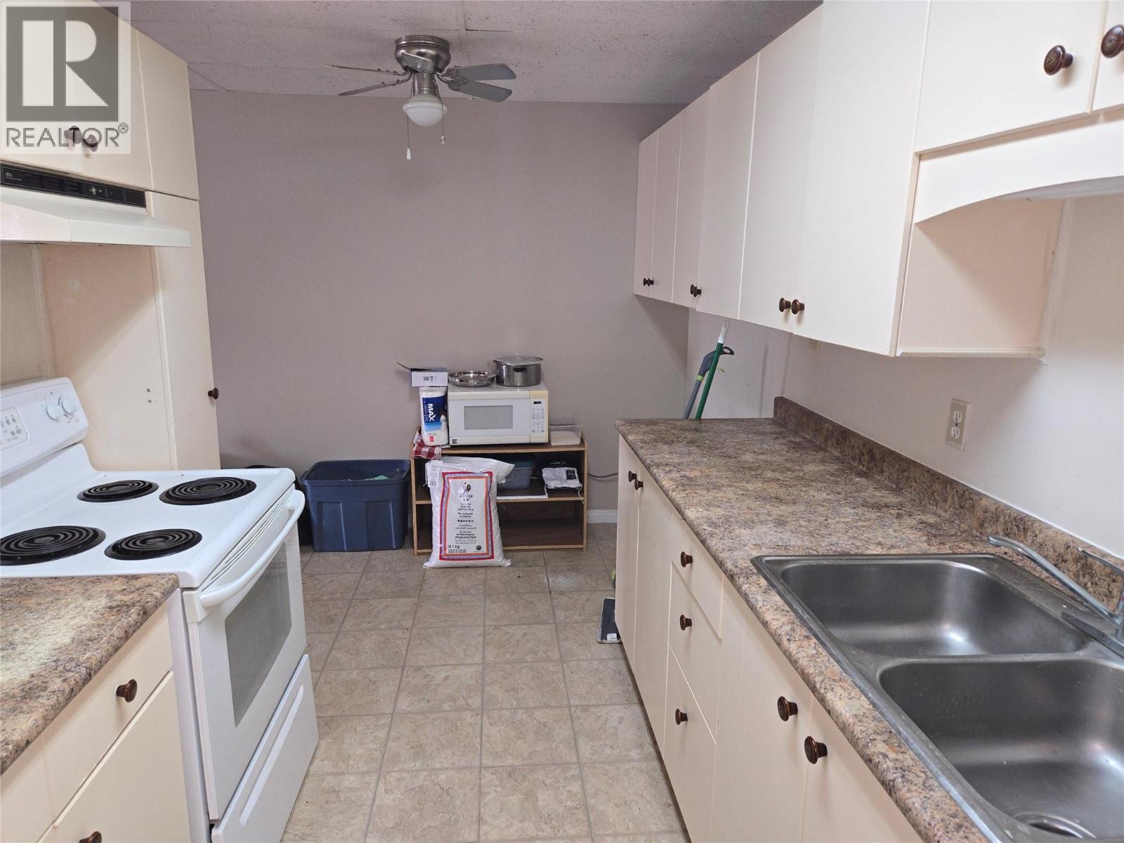 1410 Penticton Avenue Unit# 208, Penticton, British Columbia  V2A 2N5 - Photo 2 - 10397662