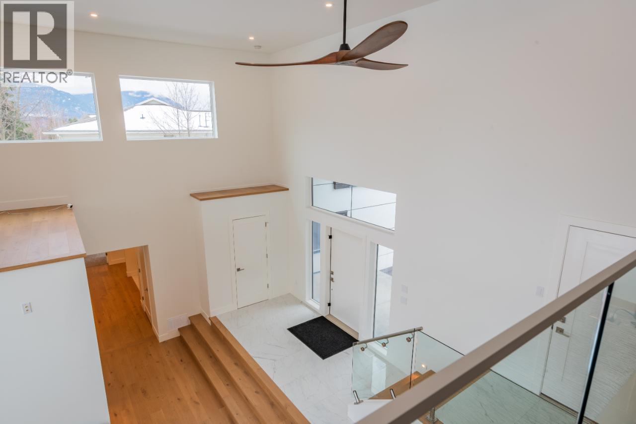 3429 8th Avenue, Castlegar, British Columbia  V1N 4L1 - Photo 30 - 10398040