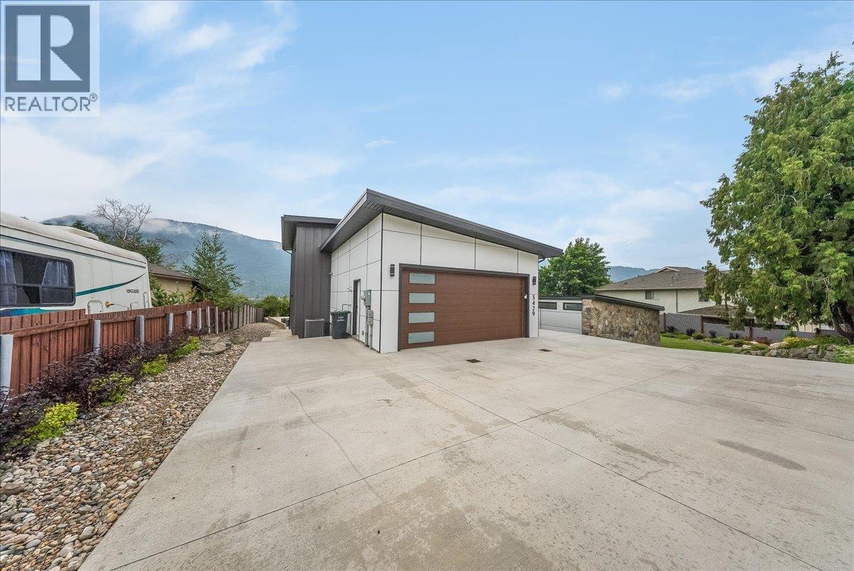 3429 8th Avenue, Castlegar, British Columbia  V1N 4L1 - Photo 59 - 10398040