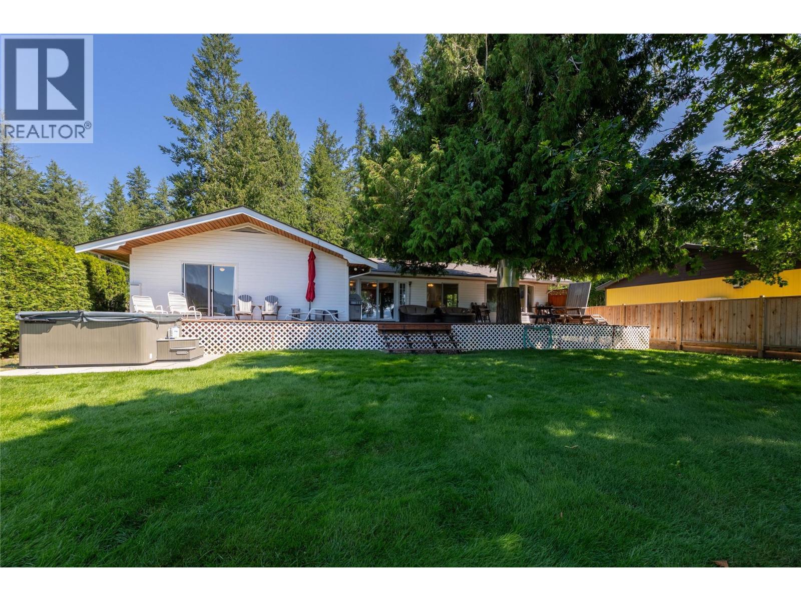 413 97a Highway, Sicamous, British Columbia  V0E 2V1 - Photo 22 - 10398054