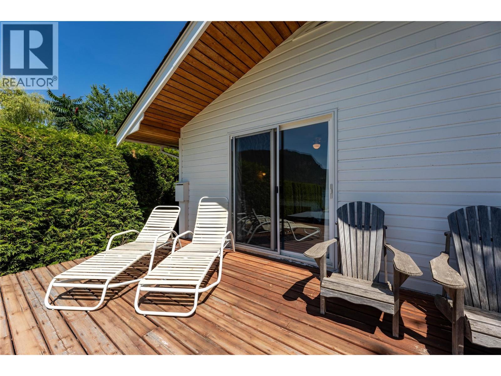 413 97a Highway, Sicamous, British Columbia  V0E 2V1 - Photo 3 - 10398054