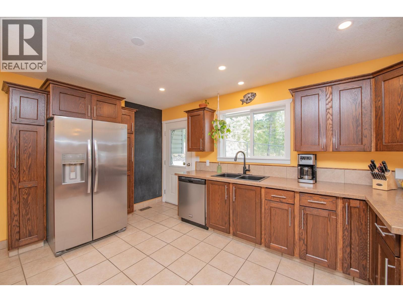 2209 Leblanc Street, Lumby, British Columbia  V0E 2G0 - Photo 14 - 10397937