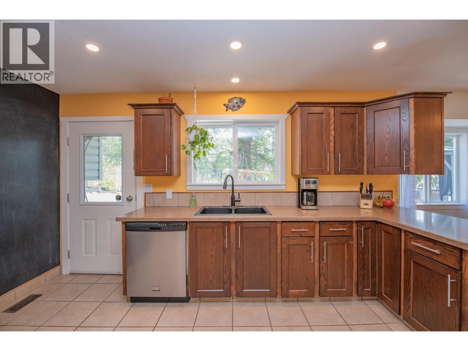 2209 Leblanc Street, Lumby, British Columbia  V0E 2G0 - Photo 15 - 10397937