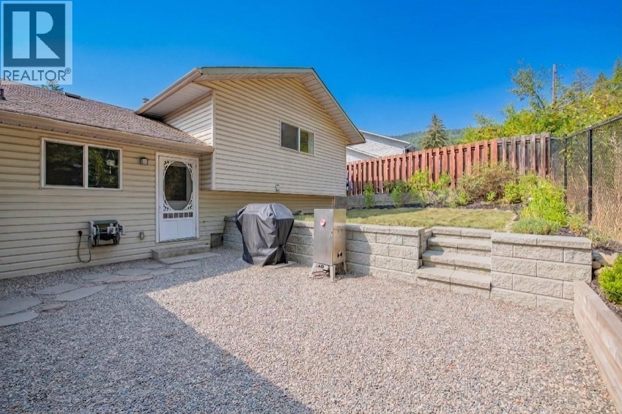 2209 Leblanc Street, Lumby, British Columbia  V0E 2G0 - Photo 37 - 10397937