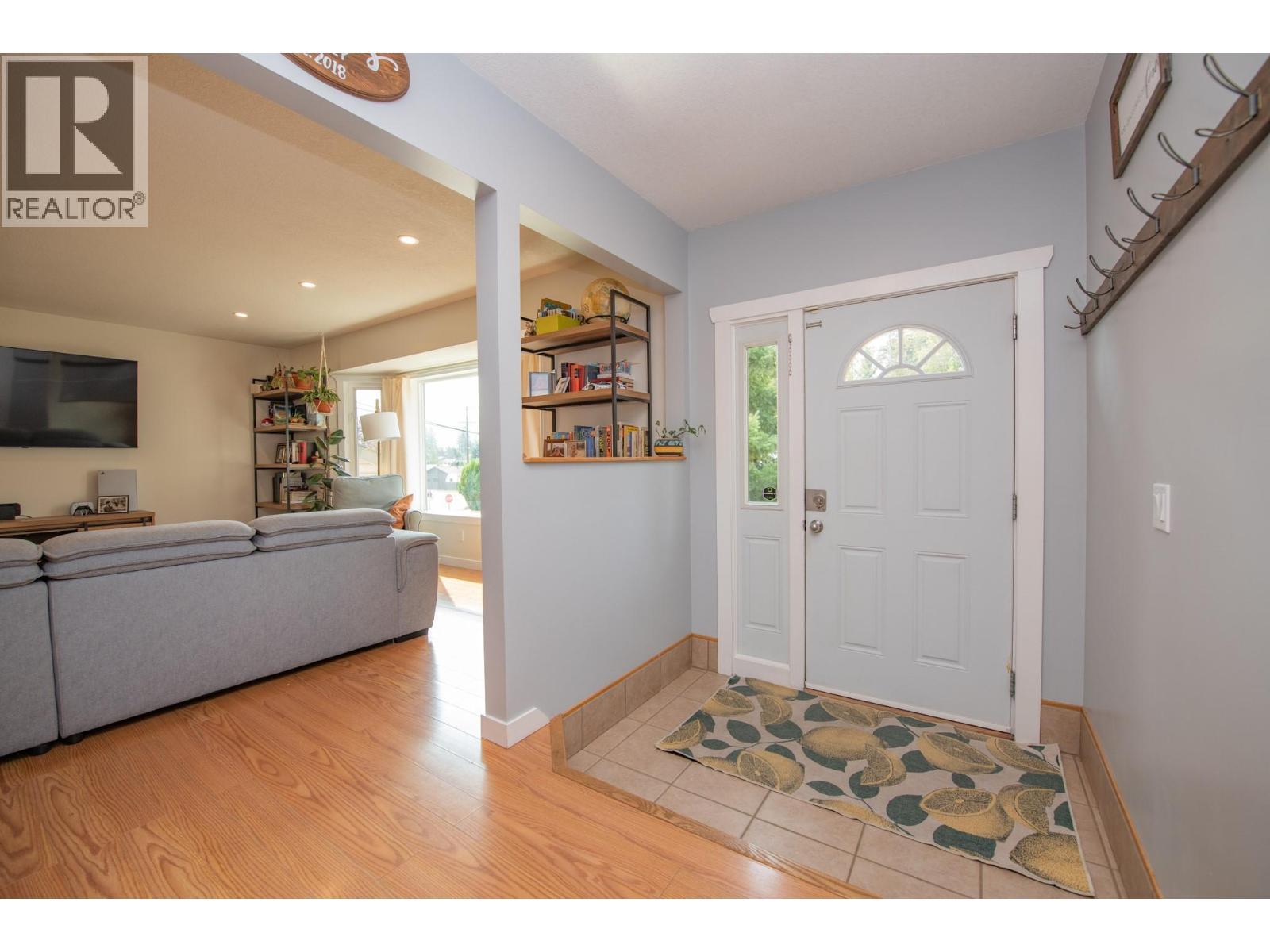 2209 Leblanc Street, Lumby, British Columbia  V0E 2G0 - Photo 4 - 10397937