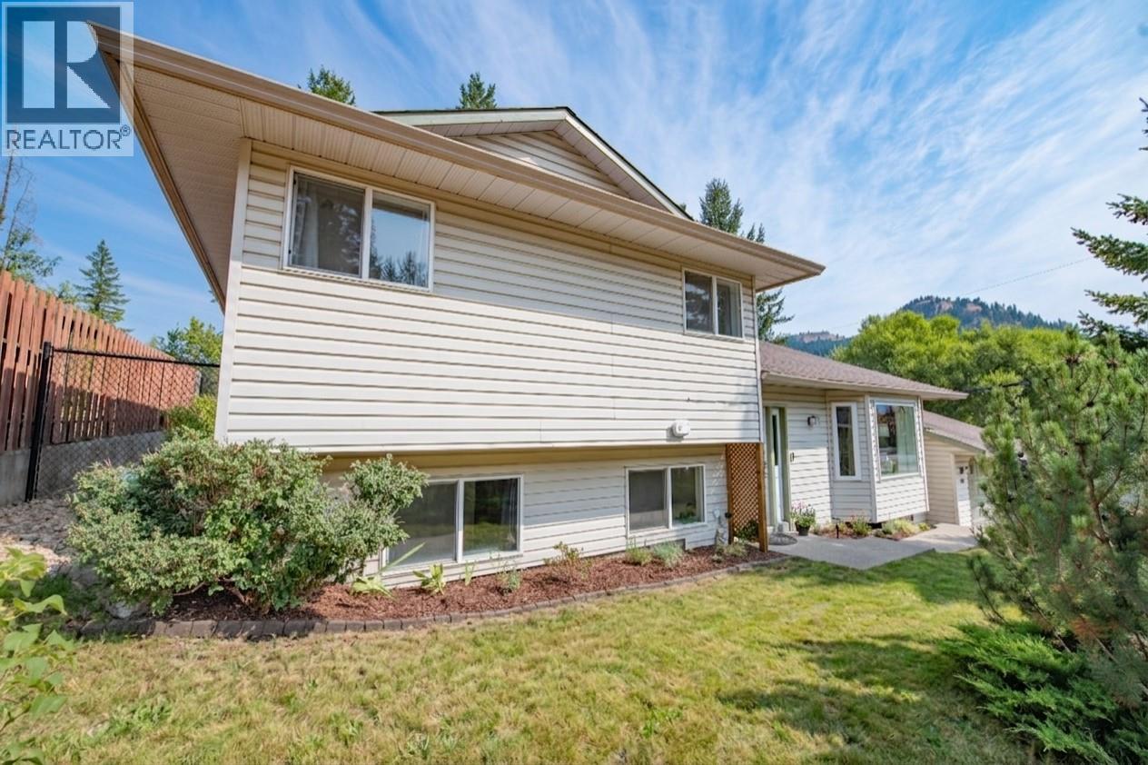 2209 Leblanc Street, Lumby, British Columbia  V0E 2G0 - Photo 51 - 10397937