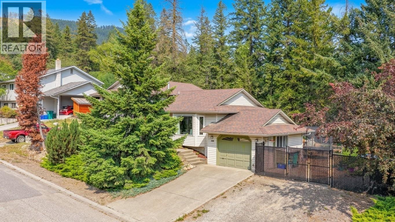 2209 Leblanc Street, Lumby, British Columbia  V0E 2G0 - Photo 52 - 10397937