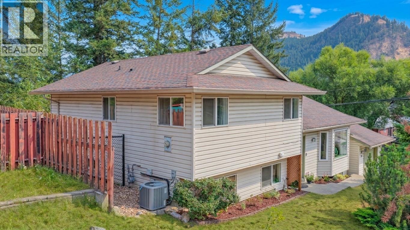 2209 Leblanc Street, Lumby, British Columbia  V0E 2G0 - Photo 56 - 10397937