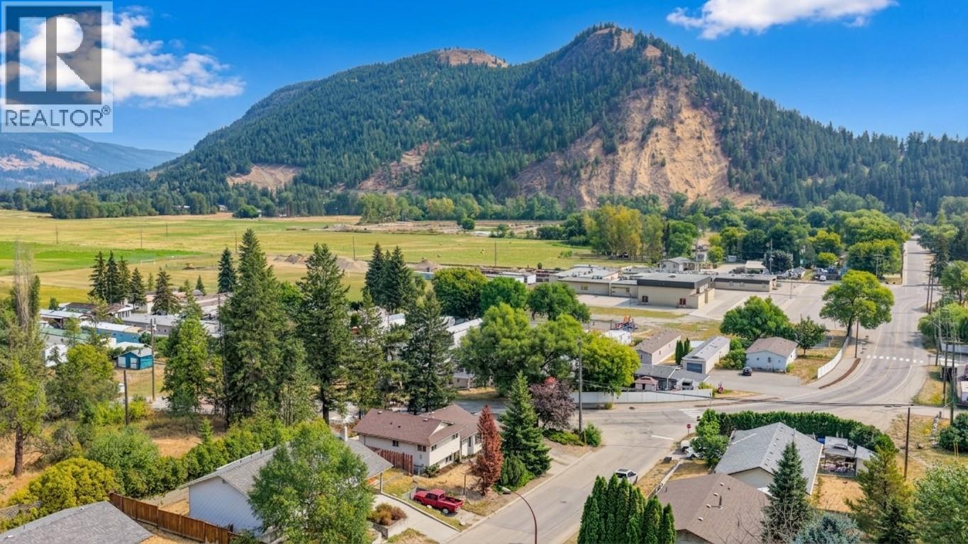 2209 Leblanc Street, Lumby, British Columbia  V0E 2G0 - Photo 57 - 10397937