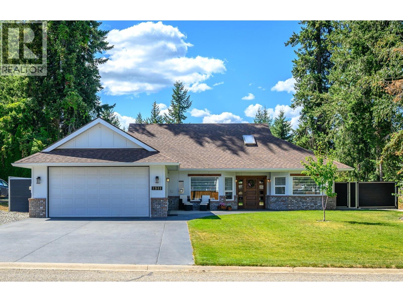 1941 18 Street Se, Salmon Arm, British Columbia  V1E 1L4 - Photo 2 - 10397919